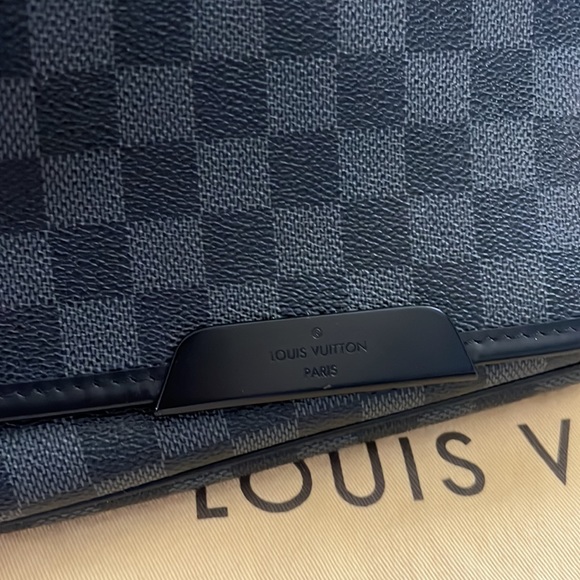 Louis Vuitton Messenger Bag for Men - Picture 6 of 8